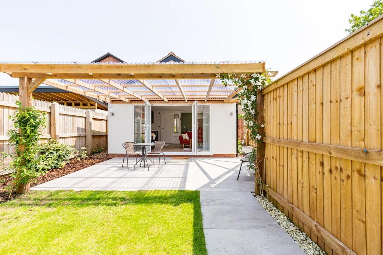 Charming Chester Studio With Private Garden & Free Parking Exterior foto