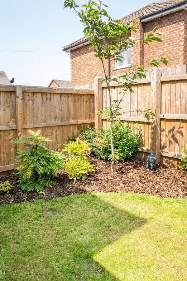 Charming Chester Studio With Private Garden & Free Parking Exterior foto